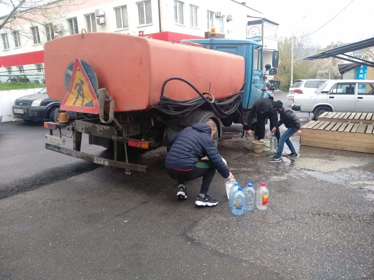 Подвоз воды населению :: Новости :: «Центр благоустройства» ::  Муниципальные бюджетные и унитарные учреждения :: Подразделения -  Администрация и городская Дума муниципального образования город-герой  Новороссийск