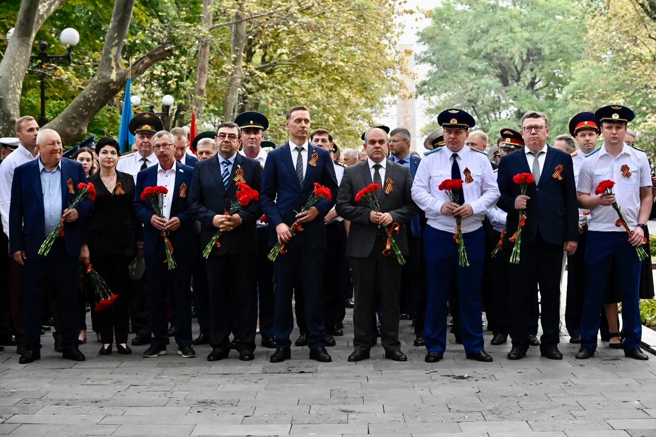 В честь 80-летия разгрома немецко-фашистских войск у стен Новороссийска в  городе-герое состоялись памятные мероприятия :: Главные новости :: Новости  :: О городе - Администрация и городская Дума муниципального образования  город-герой Новороссийск