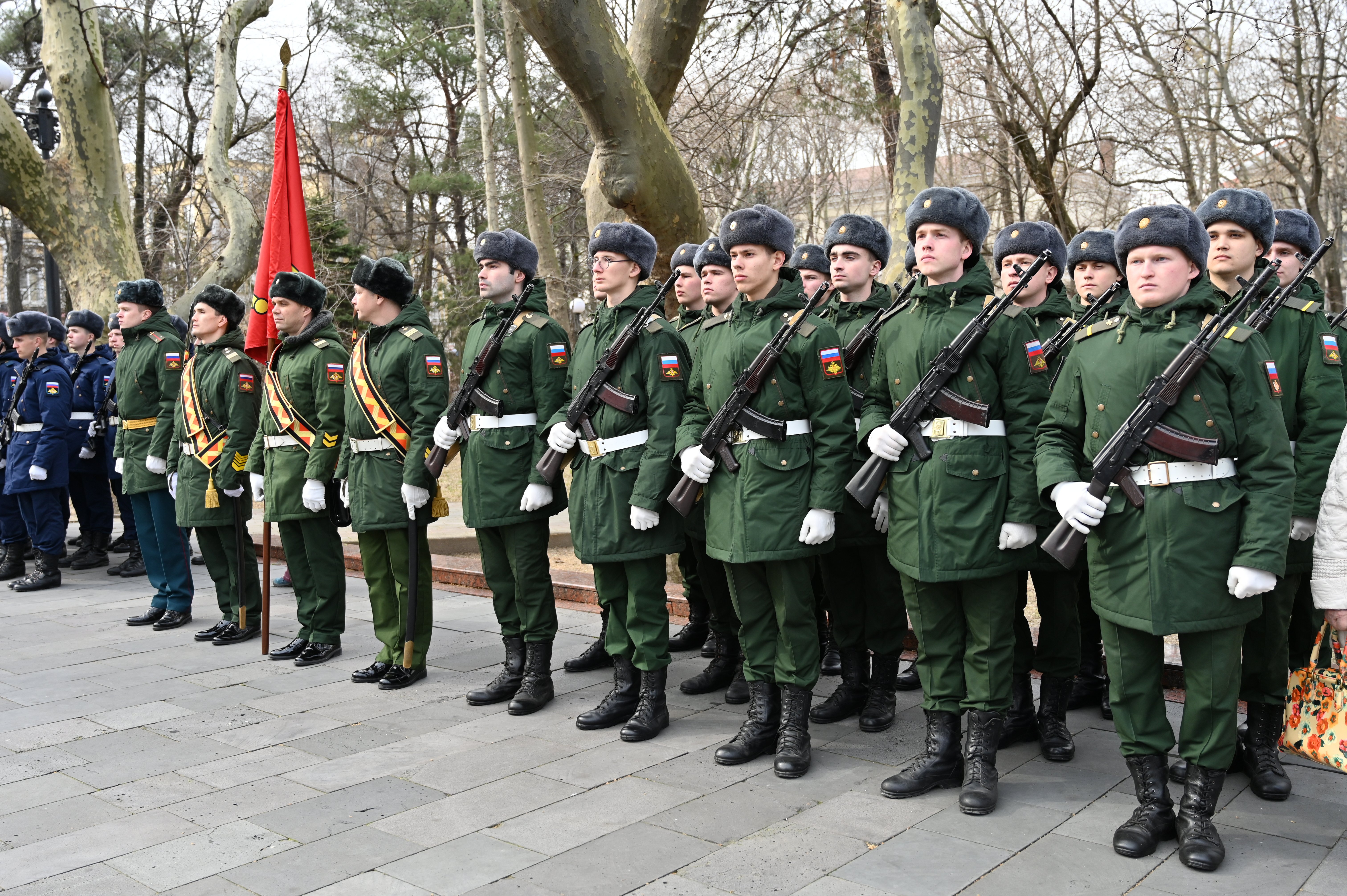 В городе-герое Новороссийске почтили память защитников Отечества :: Главные  новости :: Новости :: О городе - Администрация и городская Дума  муниципального образования город-герой Новороссийск