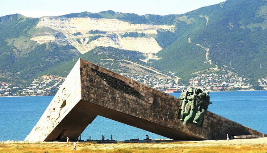 Мало новороссийск. Музей малая земля Новороссийск. Новороссийский исторический музей-заповедник Новороссийск. Мемориальный комплекс малая земля в Новороссийске. Мемориал малая земля в Новороссийске.