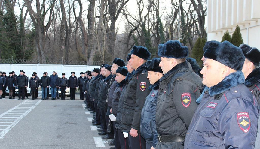 Мероприятие по правопорядка. Полицейский. Полиция фото.